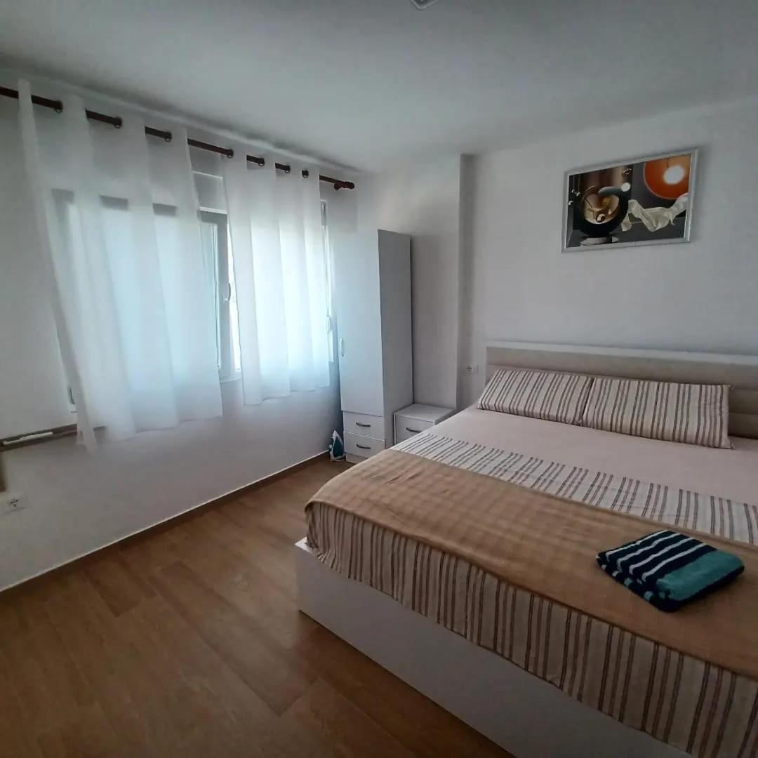 M5 Noli Kune Shengjin Appartement *